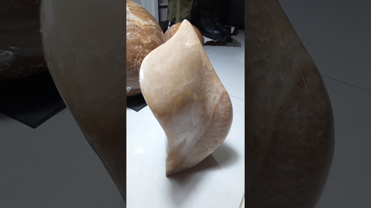 Cây đá ngọc can xit vàng  cao 28 cm rộng 20 cm dầy 12 cm