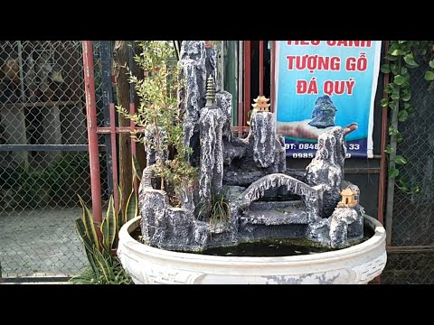 Hòn non bộ  đặt trong sân vườn