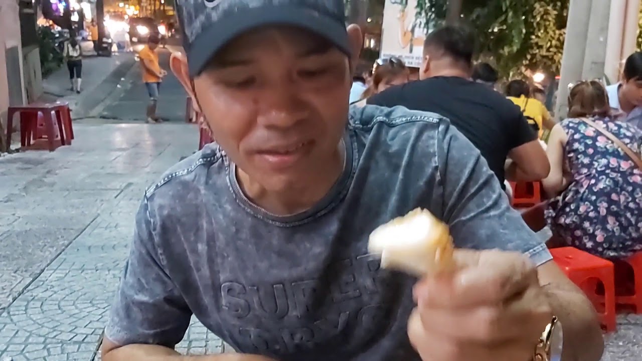 Bánh Canh Ghẹ cầu Bông, nổi tiếng hơn 30 năm ở Sài Gòn.