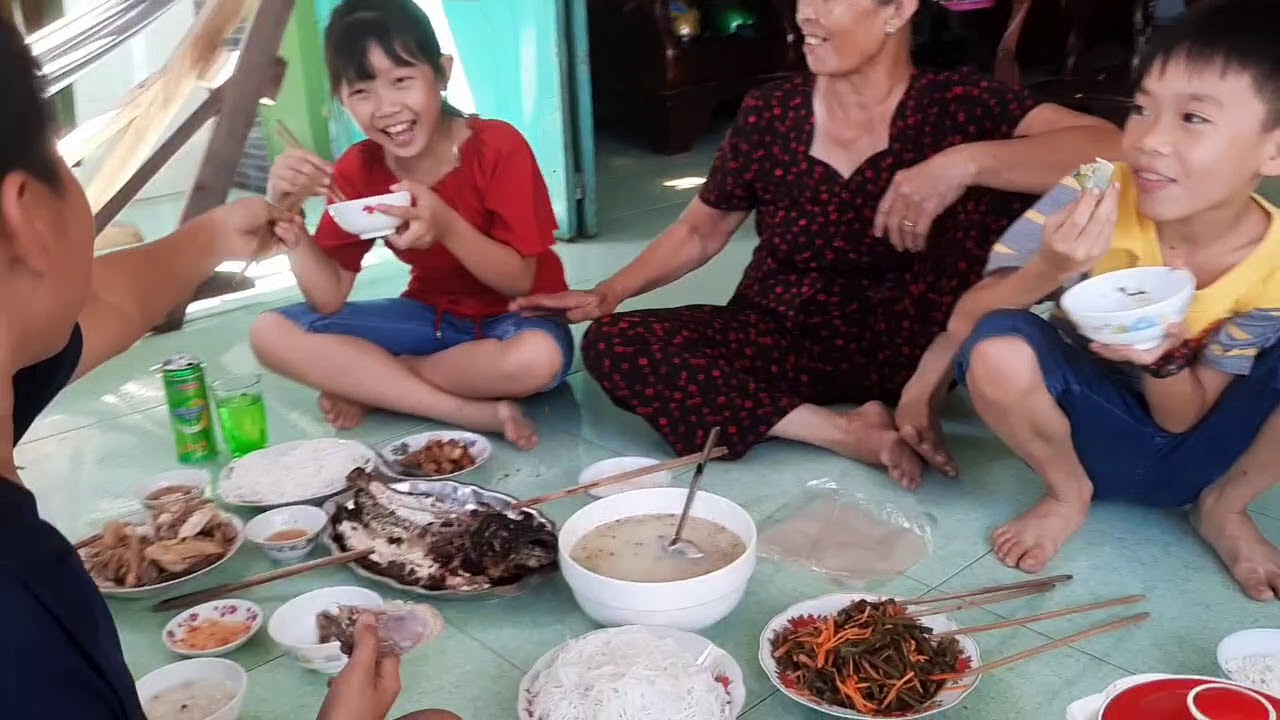 Mùng 3 ra mắt ông bà ở nhà mẹ vợ